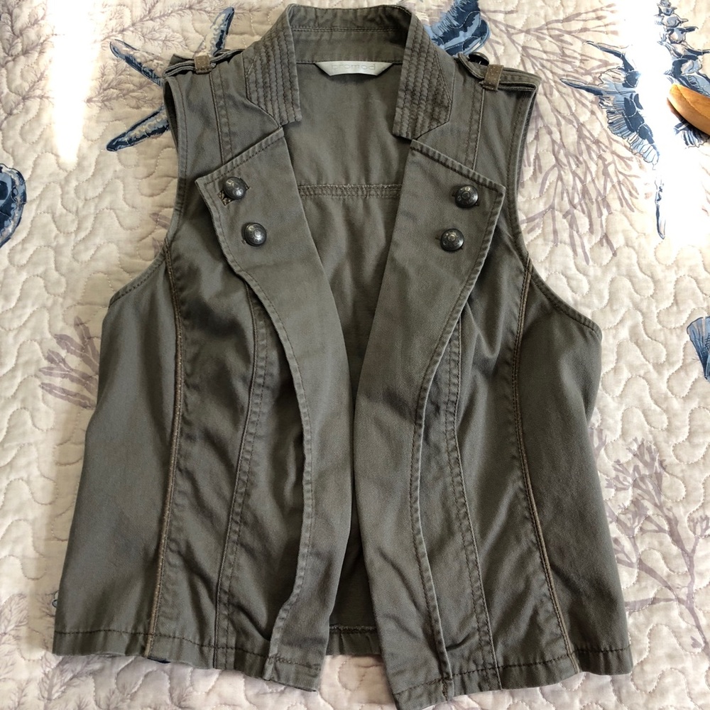Promod Open Vest in Olive Green
